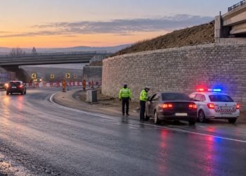 Oprit lângă ”Zidul Morții” după ce a fost surprins conducând în zig-zag la 6 dimineața. Șoferul avea 0,81 mg/l alcool pur în aerul expirat