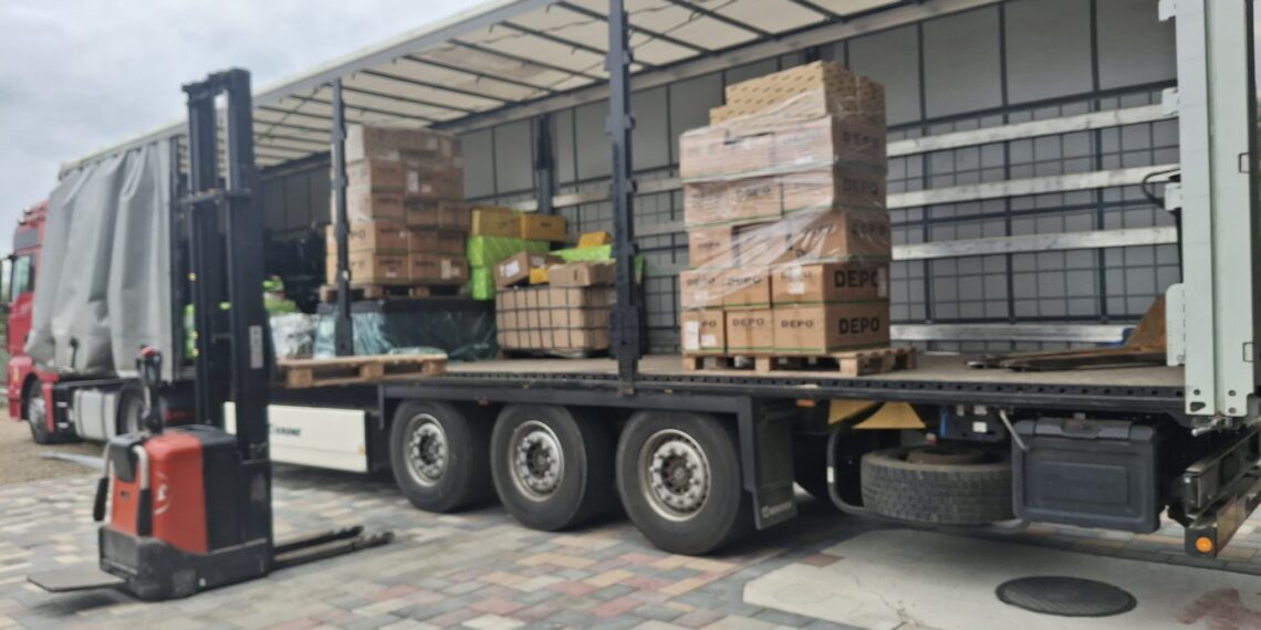 Peste 4.400 de piese auto suspectate că sunt contrafăcute, descoperite la percheziții în Rădăuți, Frătăuții Vechi și Ipotești. Marfă de aproximativ 250.000 de euro, ridicată de polițiști