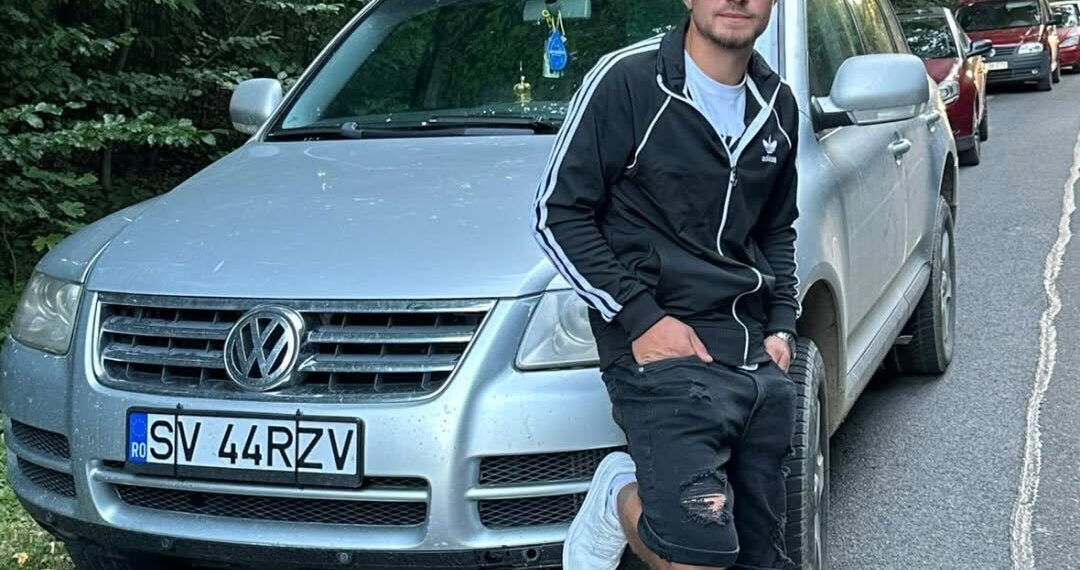 Tânăr de 19 ani din Dolhești, reținut după un accident cu patru răniți. Avea 0,87 mg/l alcool în aerul expirat și s-a oprit cu Touaregul într-o remorcă