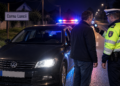 Cherchelit și cu 110 km/h prin Cornu Luncii, a fugit de polițiști. Urmărire, dosar penal și amendă de peste 5.000 de lei