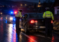 Șofer de 24 de ani, prins la Dărmănești beat și cu permisul suspendat. Polițiștii l-au ”cazat” 24 de ore în arest