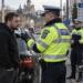 Prins la volan, pozitiv la canabis și benzodiazepine, pe o stradă din Suceava. Analizele au confirmat canabisul, iar la ”benzodiazepine” a apărut paracetamolul. Șoferul și-a aflat condamnarea după ce expertiza a stabilit un indice de influență peste pragul medico-legal: ”Doar hazardul a făcut ca urmările să nu fie cu mult mai grave”
