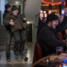 De la 7 ani la 5 ani de pușcărie pentru ”Fleașcă”. A urmărit un bătrân de 78 de ani de la Loto până acasă și l-a scuturat până i-a căzut portofelul cu 2.200 de lei. Și-a cumpărat haine, apoi a jucat banii la păcănele și a câștigat peste 6.000 de lei