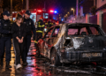 Când gelozia se aprinde la propriu. Tânără de 22 de ani, reținută după ce a incendiat mașina unui bărbat. S-ar fi răzbunat la beție