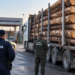 Transport ilegal de peste 42 de metri cubi de lemn, oprit înainte de a intra în curtea HS Timber Rădăuți. Dosar penal și camion de circa 50.000 de euro indisponibilizat