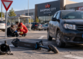 Copil de 10 ani, rănit în parcarea Shopping City Suceava după ce nu a acordat prioritate unui autoturism, în timp ce circula pe trotinetă electrică