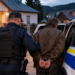 Un bărbat din Șaru Dornei a încălcat ordinul de protecție și s-a apropiat de soția sa pentru a-i cere bani. Individul a fost reținut pentru 24 de ore