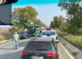 Carambol pe drumul dintre Ipotești și Suceava. Două mașini și un autobuz TPL, implicate. Doi copii și o femeie, transportați la spital