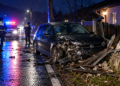 Doi minori de 11 și 16 ani au luat o mașină de la o petrecere și au făcut ravagii cu ea, la Păltinoasa. Puștanul mai mare s-a înfipt cu mașina în gardul unei case. Șoferul a fost reținut și amendat cu aproape 10.000 de lei