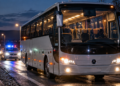 Pasager rănit într-un autobuz pe traseul Roman – Suceava, după ce vehiculul a trecut peste o denivelare. Bărbatul s-a lovit cu fața de scaunul din față