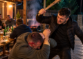 Grătar cu scandal la Rădăuți. După o ceartă la cărți, un bărbat s-a întors înarmat cu un par și și-a lovit în cap partenerul de joc. Agresorul a fost reținut pentru 24 de ore