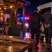 Scandal cu bardă pe terasa unui bar din Liteni. Agresorul, reținut după ce ar fi lovit un bărbat în piept și la braț