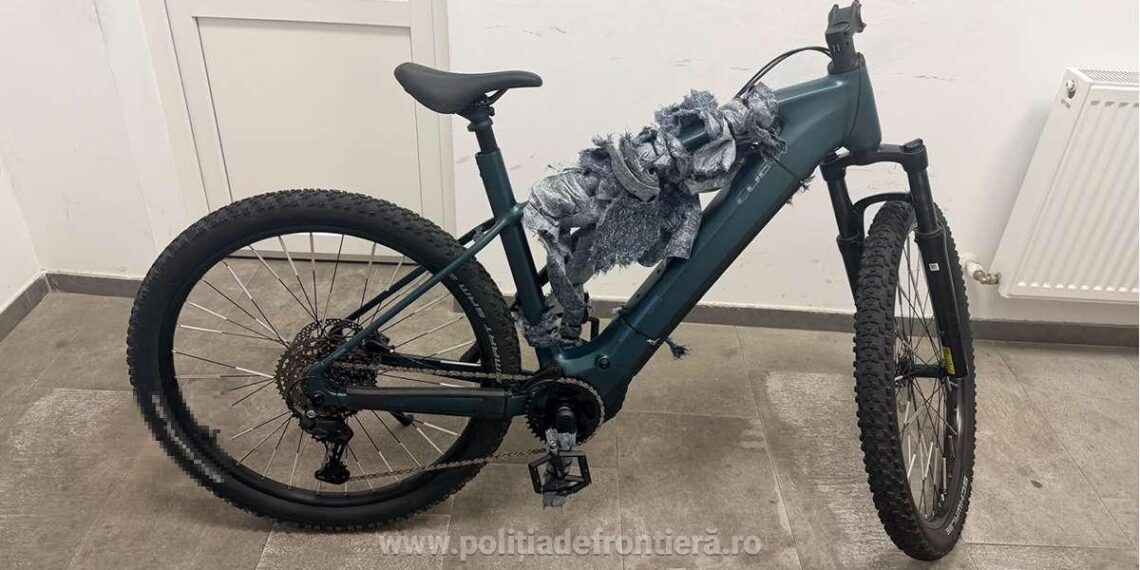 Bicicletă de aproximativ 20.000 de lei, furată din Germania, găsită în bagajele unui ucrainean la Vama Siret