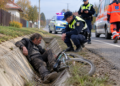 De la priveghi, cu cracii-n sus în șanț! După ce s-a cinstit bine, un biciclist a aterizat într-un șanț betonat din Corocăiești, în drum spre casă. Polițiștii i-au ”servit” o amendă de aproape 1.300 de lei