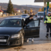 Un tânăr cu permisul suspendat a făcut schimb de locuri cu iubita când l-au oprit polițiștii, la Capu Câmpului. Camerele de la benzinărie le-au stricat planul