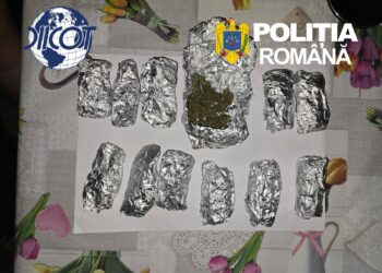 Canabis vândut repetat pe străzile din Călan. Un recidivist și un alt bărbat, reținuți