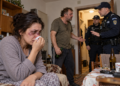 Agent de pază din Suceava, condamnat după ce i-a rupt nasul concubinei cu pumnul, pentru că i-a cerut să nu o mai înjure. Femeia, plină de sânge, cerea ambulanța, iar el le spunea polițiștilor că nu este nevoie. Agresorul trebuie să-i plătească 15.000 de lei daune morale