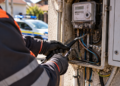 Femeie aflată în arest la domiciliu, cercetată după ce locuința sa ar fi fost alimentată ilegal cu energie electrică
