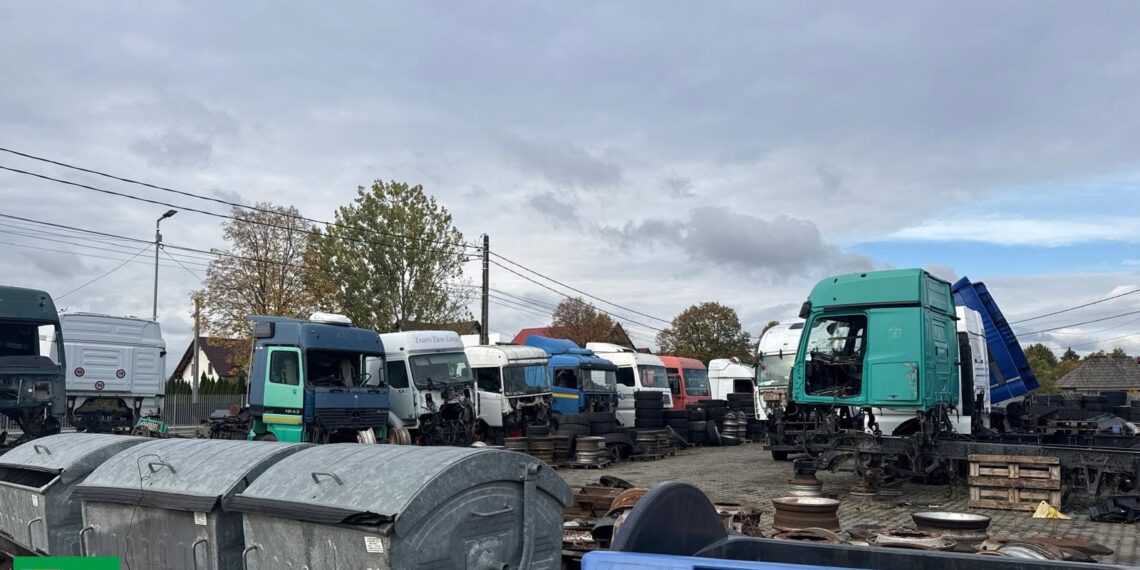 Garda de Mediu Suceava și Poliția au controlat șase locații în care se desfășurau activități cu piese auto uzate și vehicule scoase din uz. Amenzi de 52.500 de lei și o activitate de dezmembrări auto suspendată