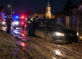 Beat, fără permis și cu numere de înmatriculare de pe altă mașină, un șofer din Siret a fugit de polițiști până a rămas împotmolit pe un drum de pământ. A fost reținut pentru 24 de ore