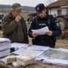 Un jandarm și tatăl său au obținut subvenții agricole folosind contracte de arendă falsificate, inclusiv pe numele unor persoane decedate. Condamnați definitiv la câte doi ani de închisoare cu suspendare, trebuie să restituie peste 64.000 de lei