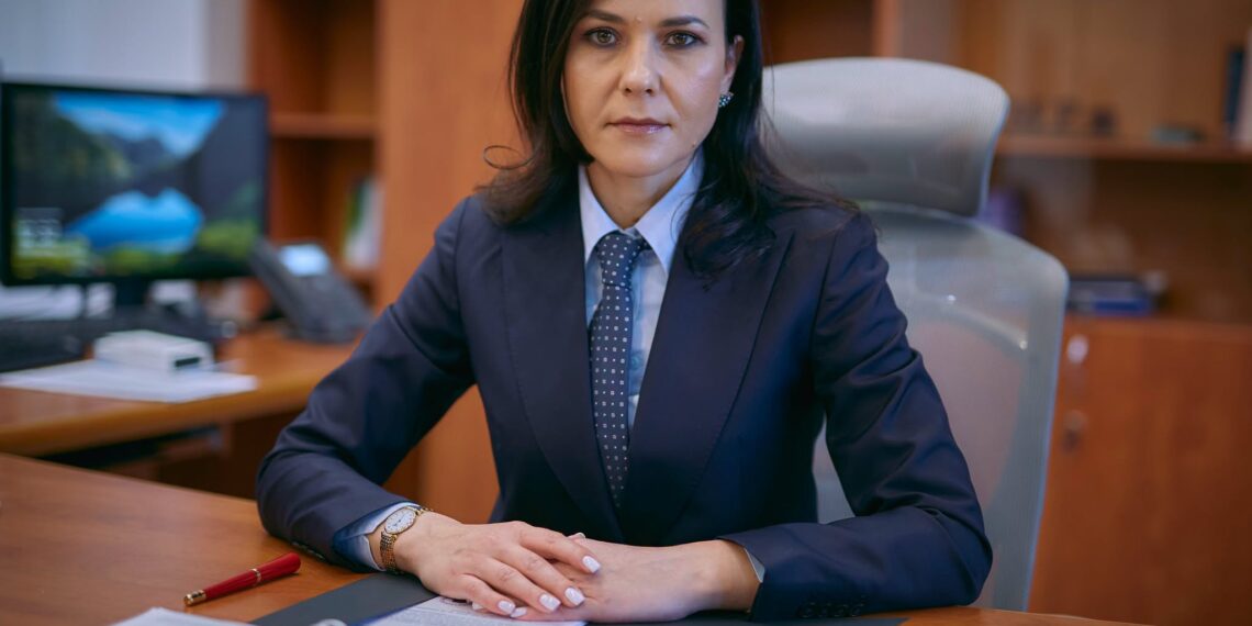 Parchetul General se opune propunerii a trei senatori care vor să elimine dosarele penale pentru persoanele prinse cu droguri destinate consumului propriu și să le sancționeze doar cu amenzi de 1.000–3.000 de lei. Ce riscuri invocă procurorii