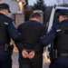 Bărbat reținut după ce și-ar fi contactat soția de 20 de ori, deși avea ordin de protecție. A amenințat-o prin WhatsApp și i-a trimis mesaje pe Messenger