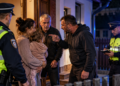Băut bine, un bărbat din Vicovu de Jos a făcut scandal și și-a amenințat soția și socrul cu bătaia. Polițiștii l-au dat afară din casă și i-au interzis să se apropie de familie