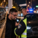 S-a ”alimentat” zdravăn înainte să urce la volan și a acroșat două mașini parcate. Șoferul a fost găsit de polițiști după circa 30 de minute