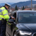 Un conducător auto s-a ales cu dosar penal după ce a fost tras pe dreapta pentru o abatere rutieră la Pârteștii de Sus. Le-a prezentat polițiștilor un permis de conducere ucrainean suspectat că ar fi fals