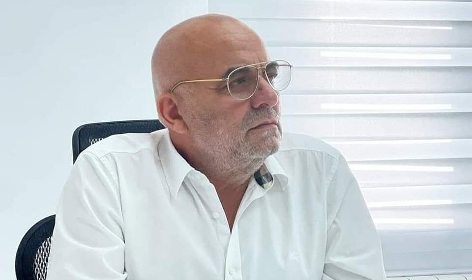 Primarul Vasile Rîmbu îi acuză de ”șantaj politic” pe consilierii care vor reducerea taxelor de parcare: „Suceava nu este de vânzare!”